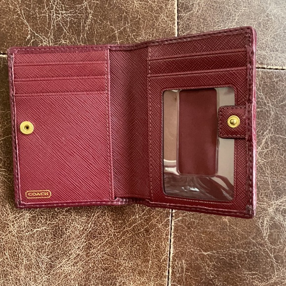 Coach Wallet. - Picture 3 of 3